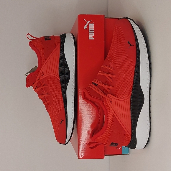 puma pacer next cage red